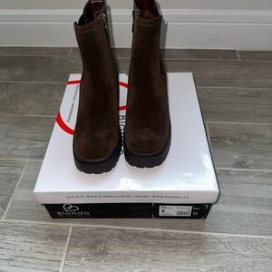 BLONDO Raquel Chelsea boots 7.5 M waterproof NEW IN BOX - SOLD OUT